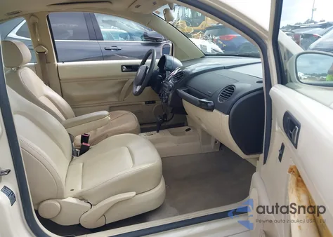 2006 Volkswagen New Beetle 2.5 from USA, damaged, VIN 3VWRG31C26M414929